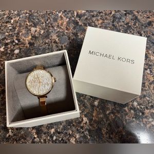 NWT Michael Kors gold watch